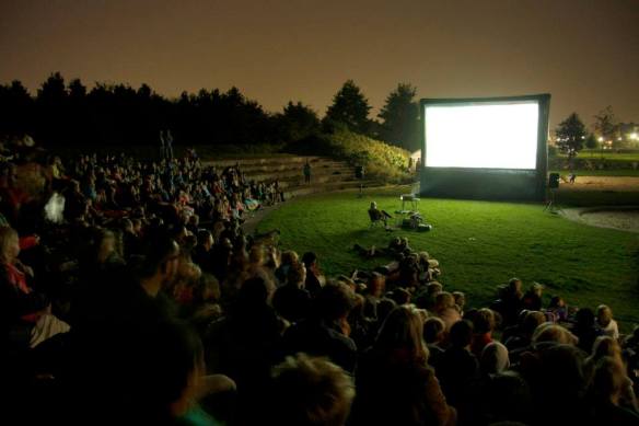 travelling-cinema-with-inflatable-movie-screen